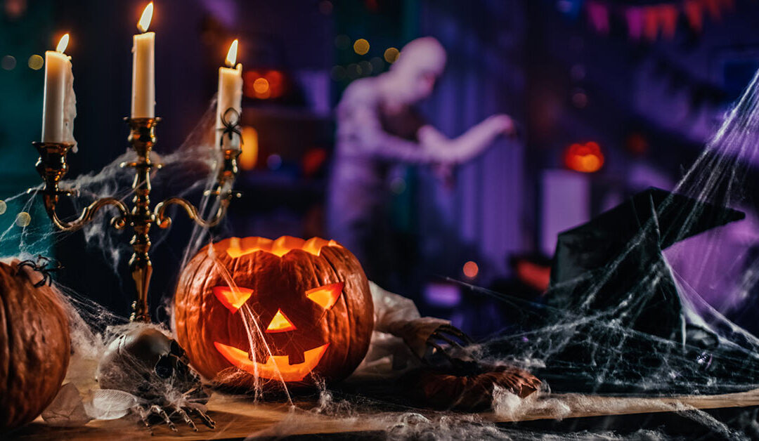 5 must-read tips for hosting a fangtastic halloween party