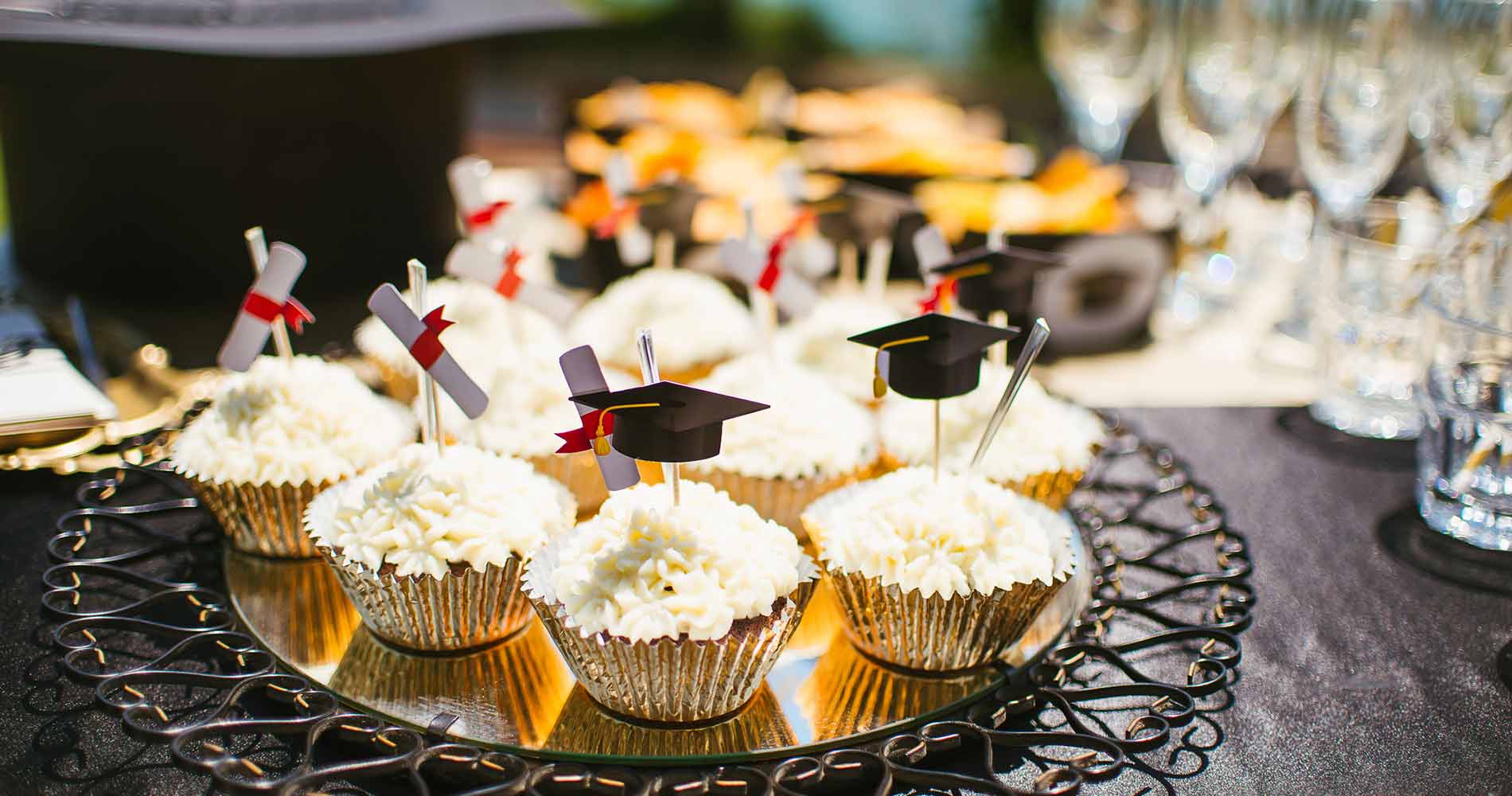 muffins with graduation hats